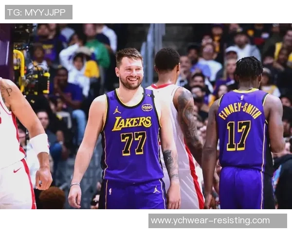 06赛季火箭与湖人激战回顾经典对决的精彩瞬间与历史意义