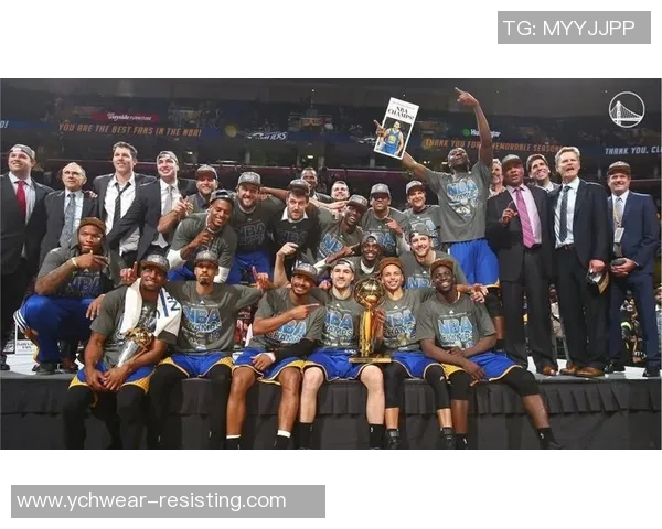 2015年勇士队与灰熊队的激烈对决回顾与分析